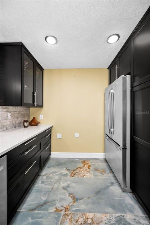 На продажу: $549,900 (2 спален, 2 ванн, 1440 Квадратных фут)