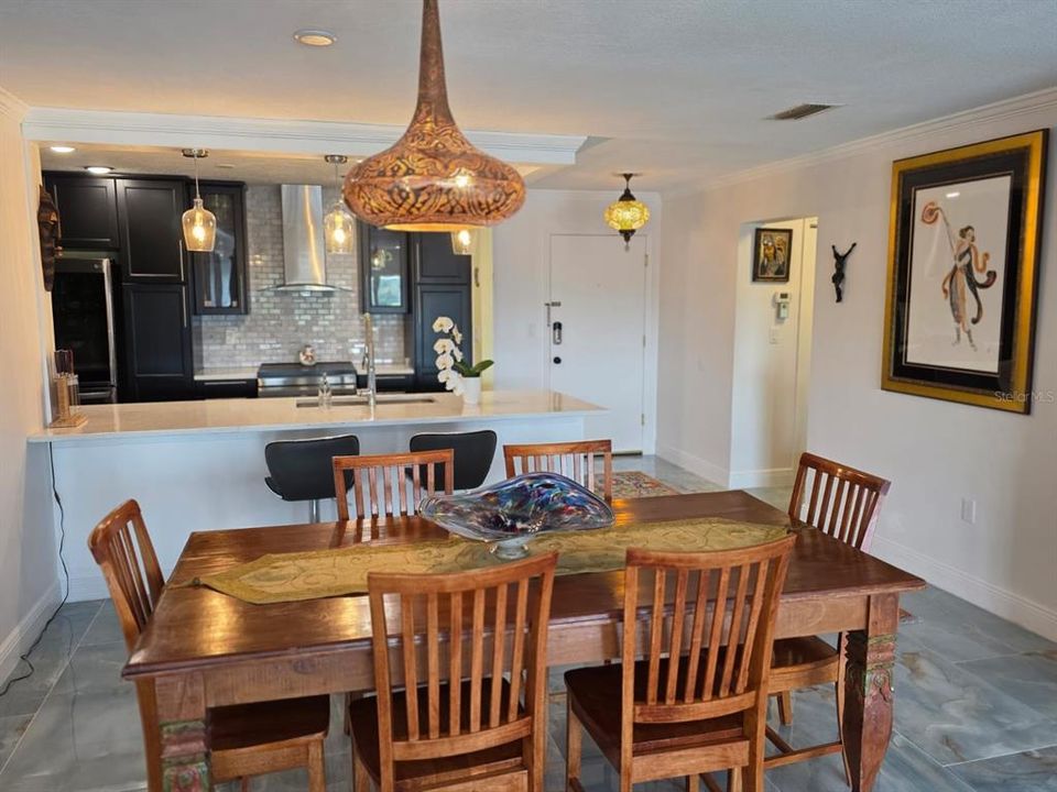 На продажу: $549,900 (2 спален, 2 ванн, 1440 Квадратных фут)