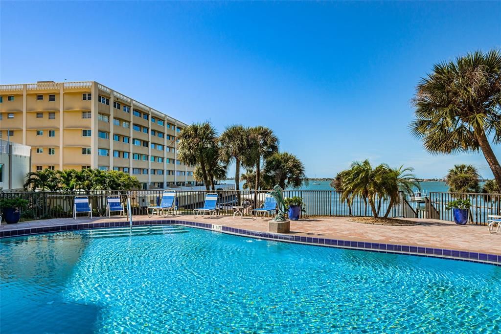 На продажу: $549,900 (2 спален, 2 ванн, 1440 Квадратных фут)