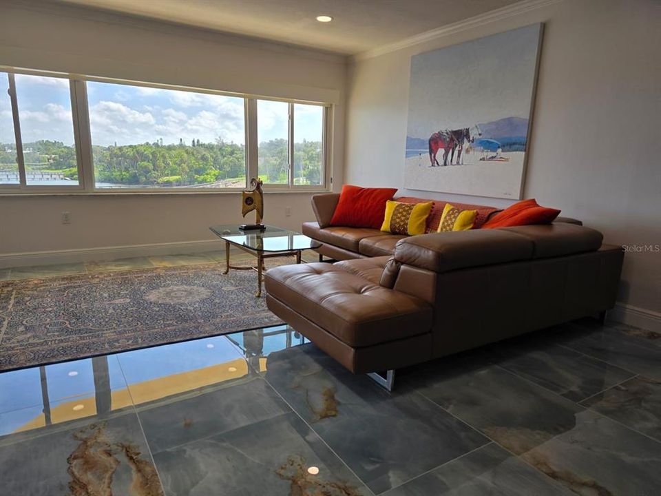 На продажу: $549,900 (2 спален, 2 ванн, 1440 Квадратных фут)