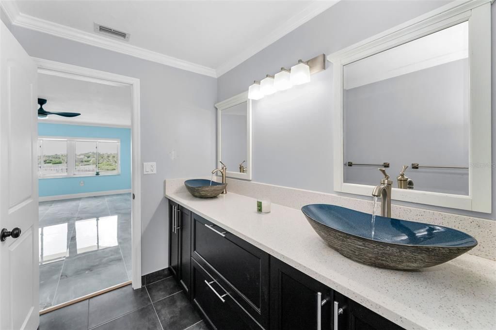 На продажу: $549,900 (2 спален, 2 ванн, 1440 Квадратных фут)