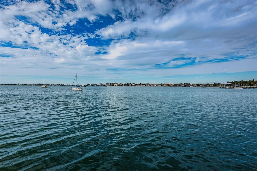 На продажу: $549,900 (2 спален, 2 ванн, 1440 Квадратных фут)