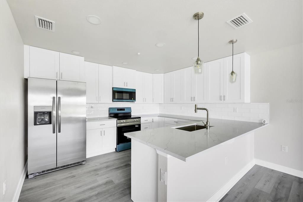 待售: $1,000,000 (9 贝兹, 0 浴室, 4509 平方英尺)