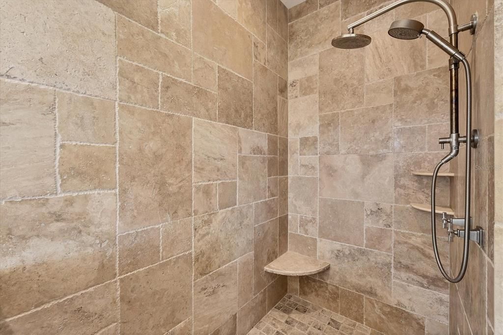 En Venta: $1,690,000 (4 camas, 2 baños, 4125 Pies cuadrados)