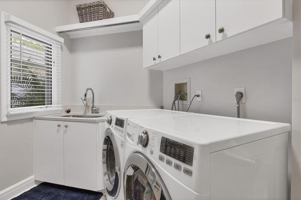 En Venta: $1,690,000 (4 camas, 2 baños, 4125 Pies cuadrados)