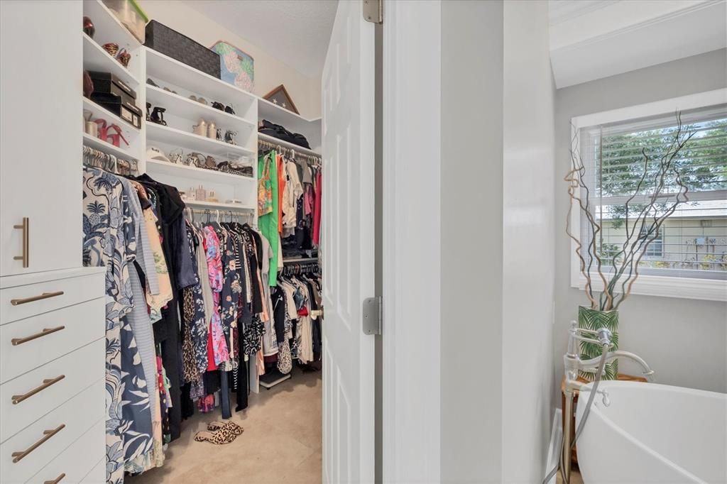 En Venta: $1,690,000 (4 camas, 2 baños, 4125 Pies cuadrados)