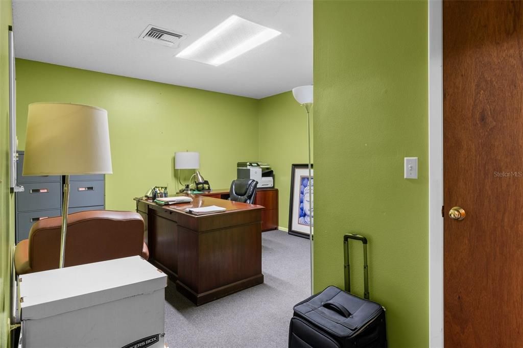 待售: $299,000 (0 贝兹, 0 浴室, 1440 平方英尺)