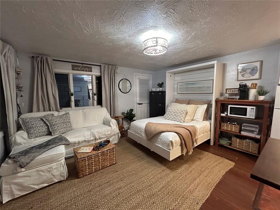 На продажу: $300,000 (1 спален, 1 ванн, 243 Квадратных фут)