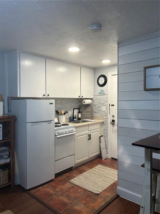 На продажу: $300,000 (1 спален, 1 ванн, 243 Квадратных фут)