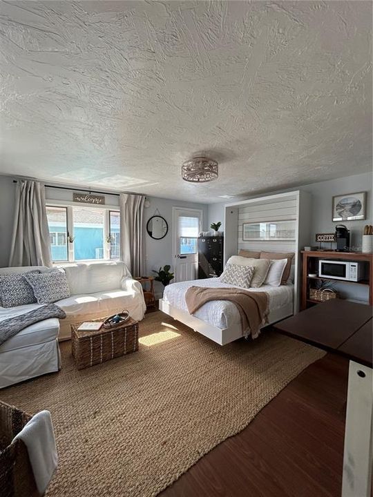 На продажу: $300,000 (1 спален, 1 ванн, 243 Квадратных фут)