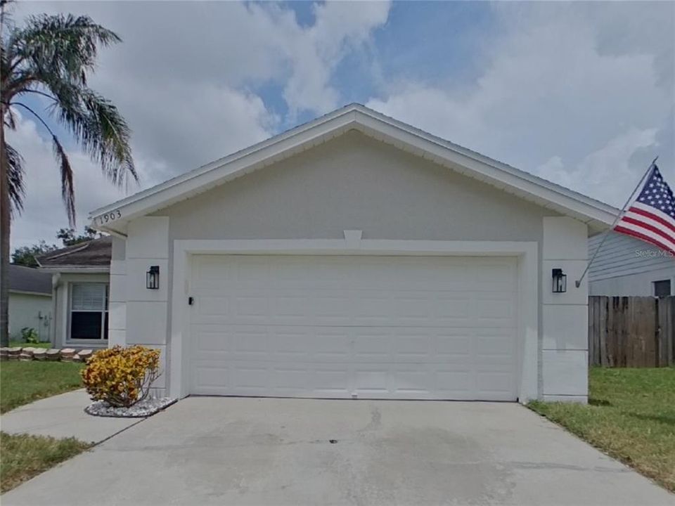 Recently Rented: $2,059 (3 beds, 2 baths, 1671 Square Feet)
