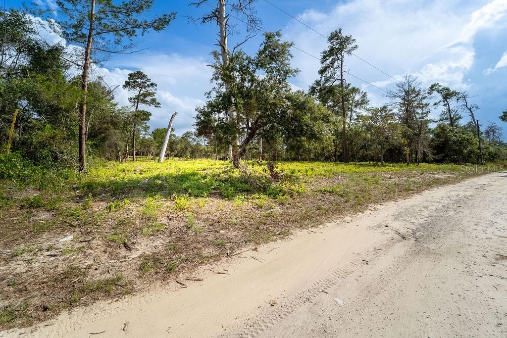 En Venta: $190,000 (2.60 acres)