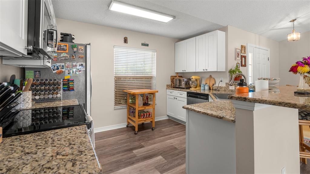 待售: $335,000 (3 贝兹, 2 浴室, 1367 平方英尺)