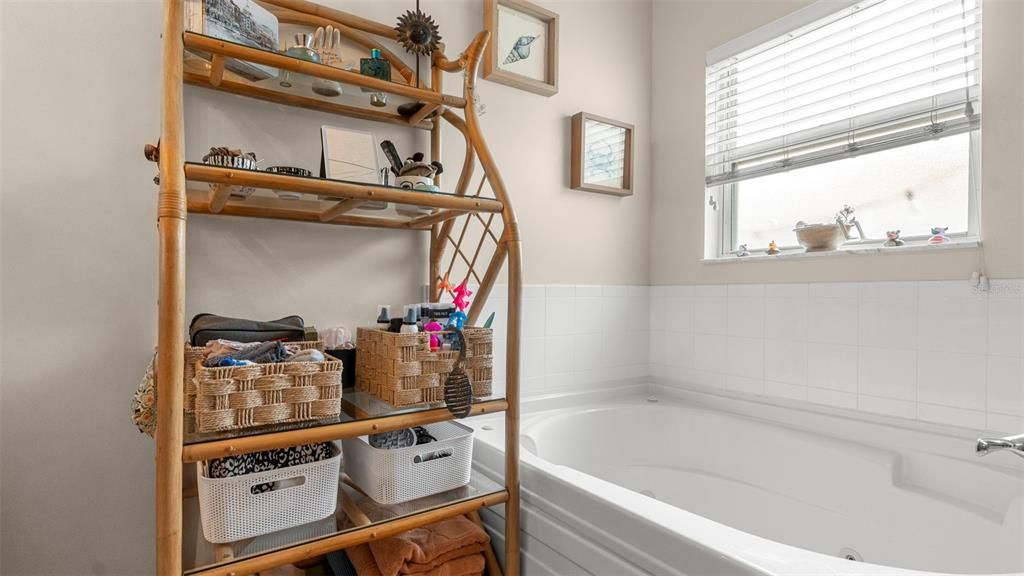 待售: $335,000 (3 贝兹, 2 浴室, 1367 平方英尺)