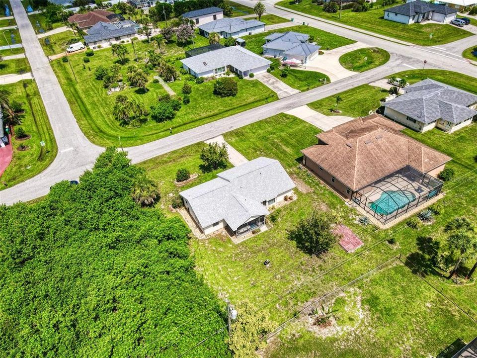 合同活跃: $230,000 (2 贝兹, 2 浴室, 1091 平方英尺)