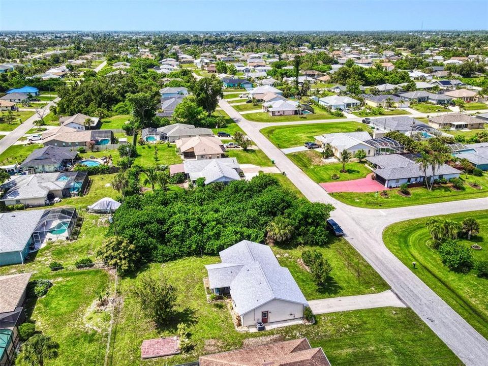 合同活跃: $230,000 (2 贝兹, 2 浴室, 1091 平方英尺)