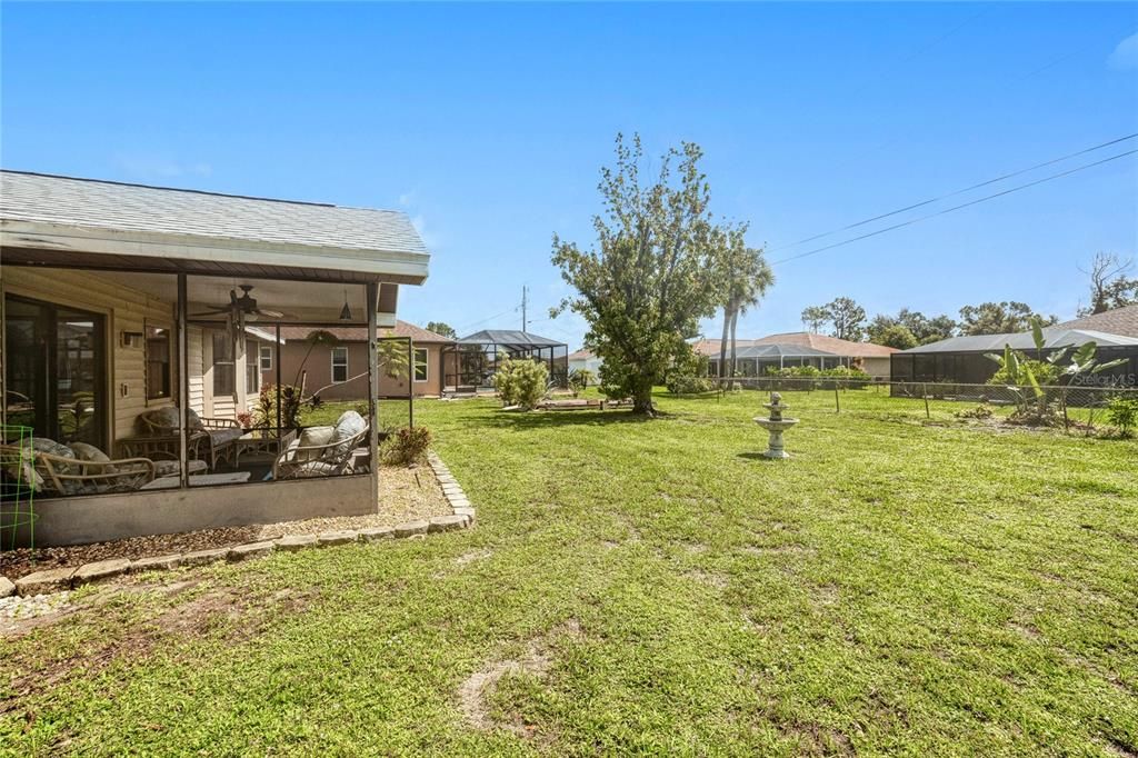 合同活跃: $230,000 (2 贝兹, 2 浴室, 1091 平方英尺)