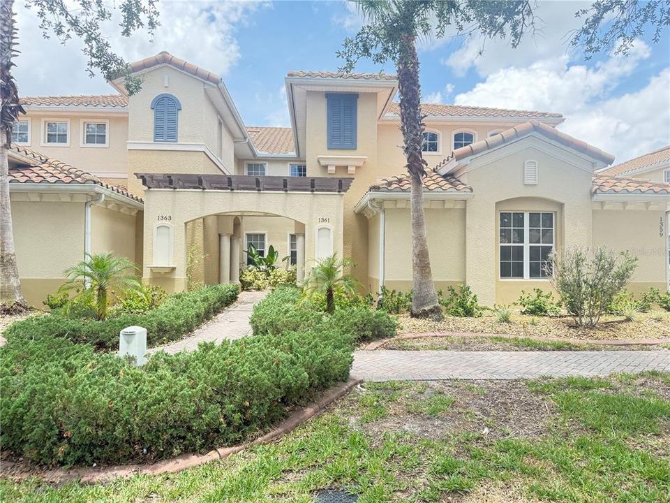 Active With Contract: $2,500 (3 beds, 2 baths, 2482 Square Feet)