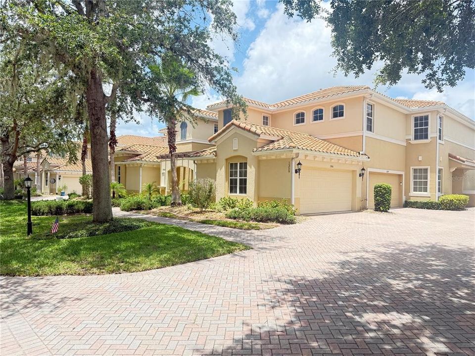 Active With Contract: $2,500 (3 beds, 2 baths, 2482 Square Feet)