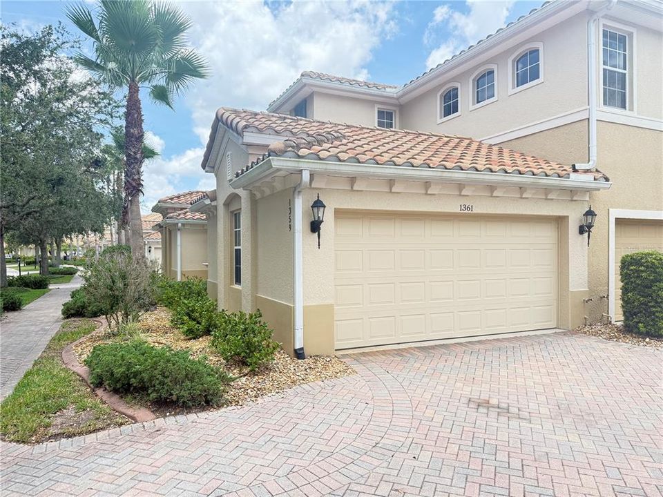 Active With Contract: $2,500 (3 beds, 2 baths, 2482 Square Feet)