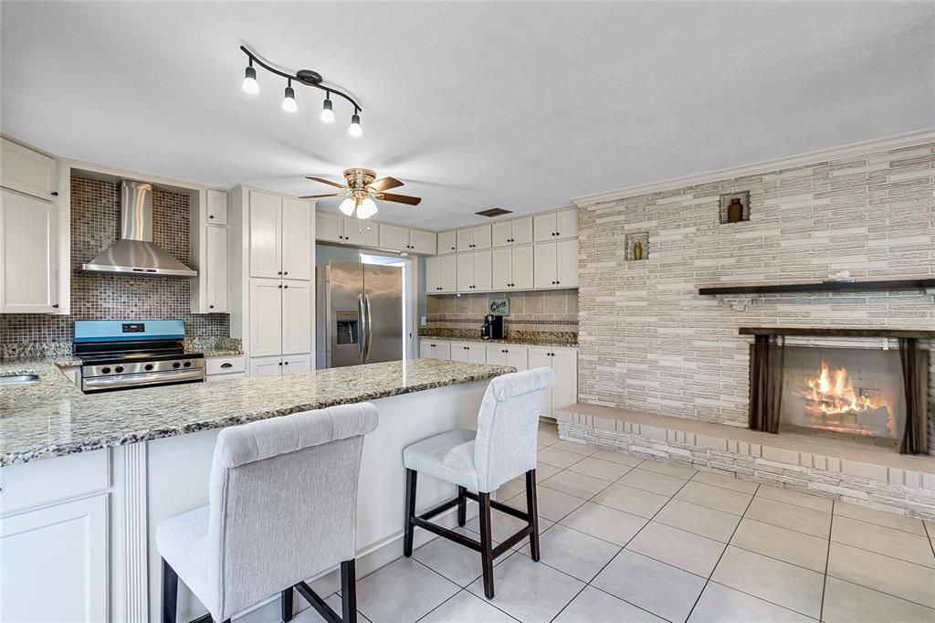 En Venta: $610,999 (3 camas, 2 baños, 2446 Pies cuadrados)