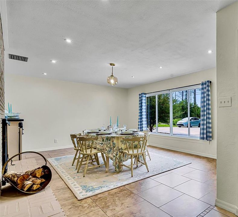 En Venta: $610,999 (3 camas, 2 baños, 2446 Pies cuadrados)