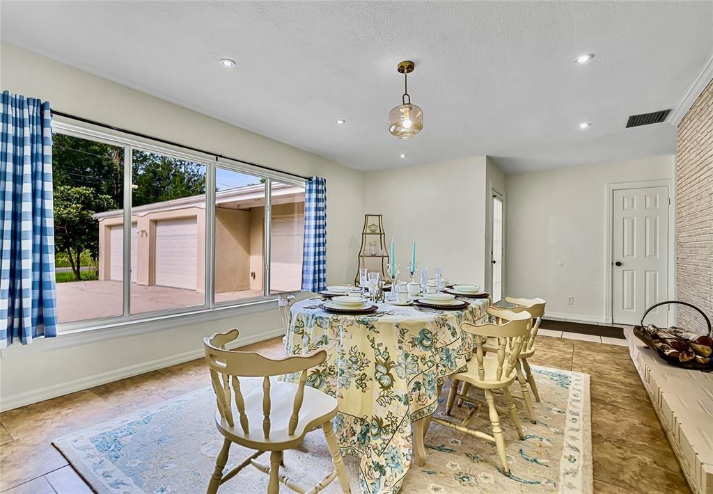 En Venta: $610,999 (3 camas, 2 baños, 2446 Pies cuadrados)