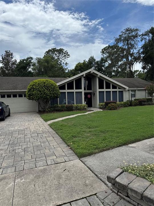 Recently Sold: $565,000 (4 beds, 2 baths, 2217 Square Feet)