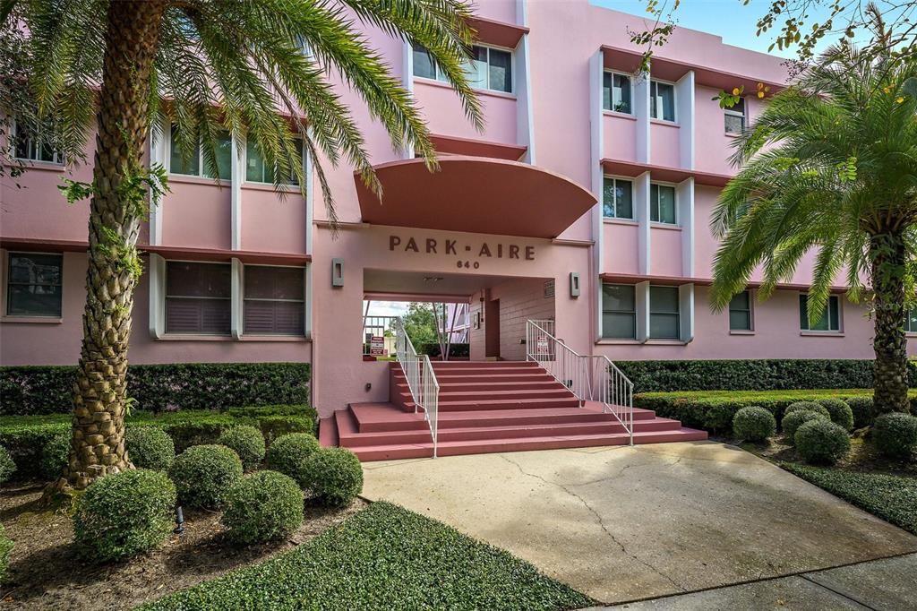 Под контрактом: $3,700 (2 спален, 1 ванн, 897 Квадратных фут)