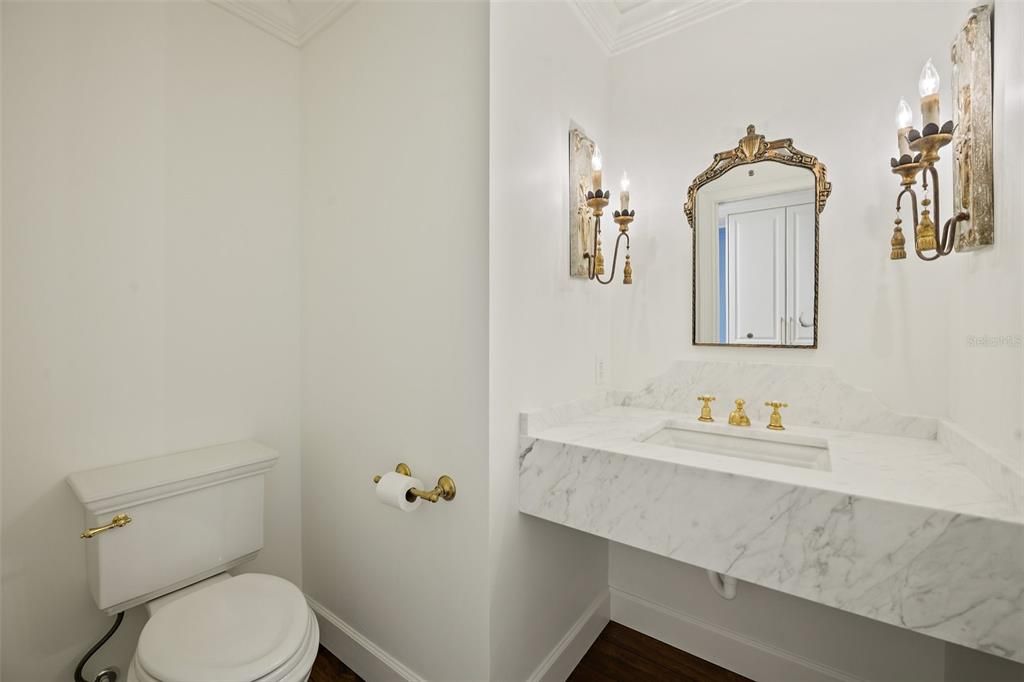 Под контрактом: $3,700 (2 спален, 1 ванн, 897 Квадратных фут)