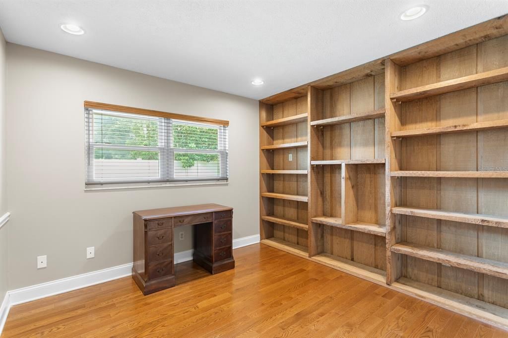 Activo con contrato: $650,000 (4 camas, 3 baños, 2800 Pies cuadrados)