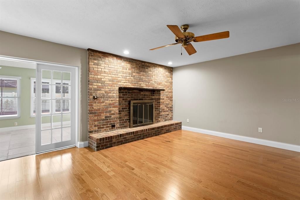 Activo con contrato: $650,000 (4 camas, 3 baños, 2800 Pies cuadrados)