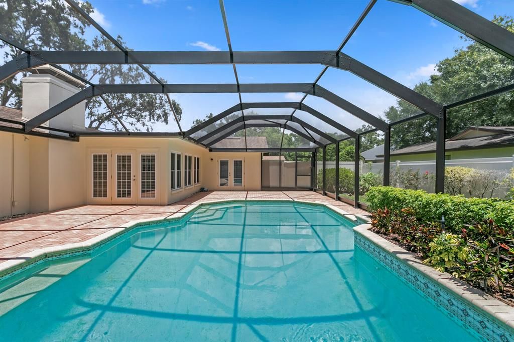 Activo con contrato: $650,000 (4 camas, 3 baños, 2800 Pies cuadrados)