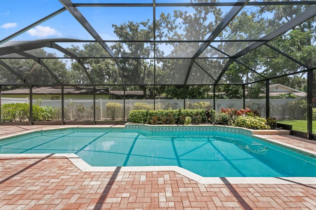 Activo con contrato: $650,000 (4 camas, 3 baños, 2800 Pies cuadrados)