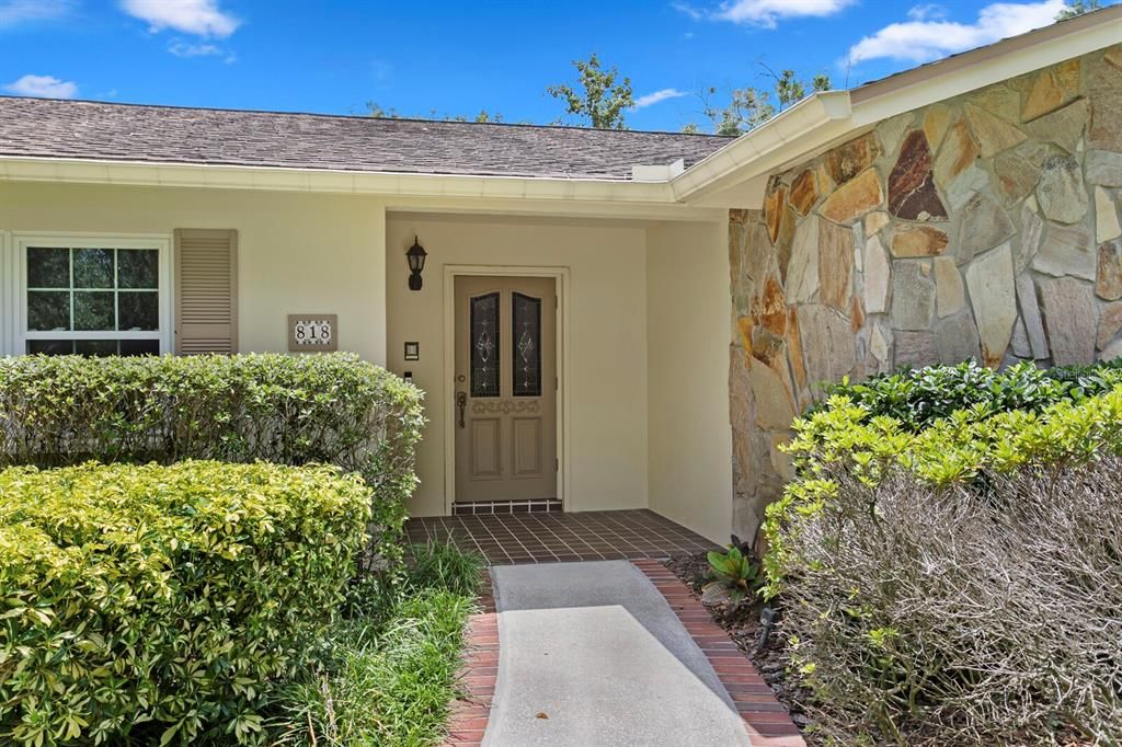 Activo con contrato: $650,000 (4 camas, 3 baños, 2800 Pies cuadrados)