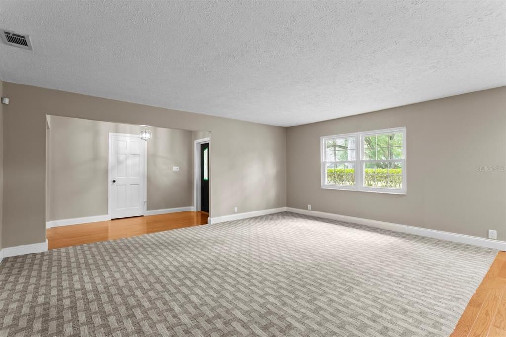 Activo con contrato: $650,000 (4 camas, 3 baños, 2800 Pies cuadrados)