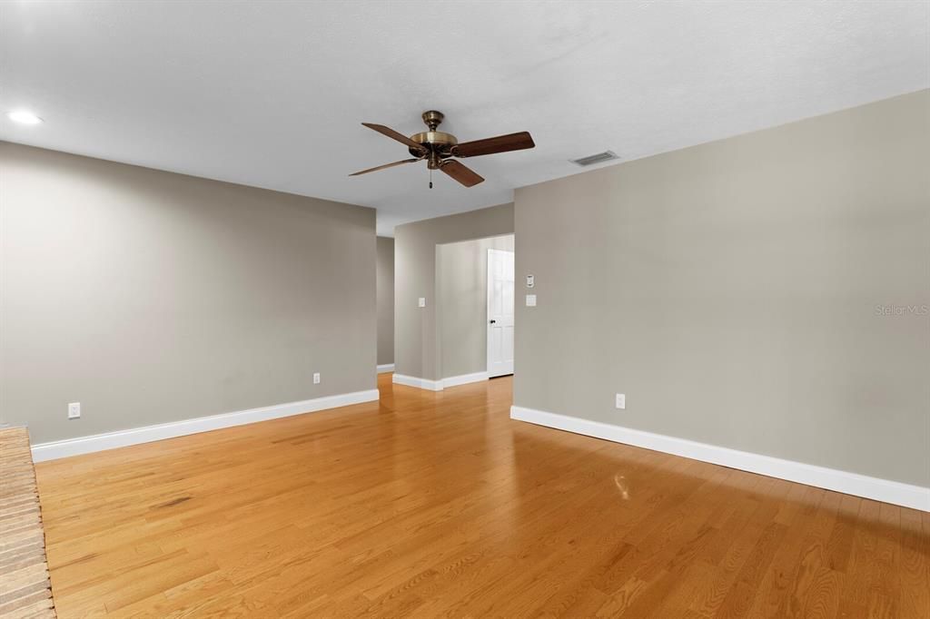 Activo con contrato: $650,000 (4 camas, 3 baños, 2800 Pies cuadrados)