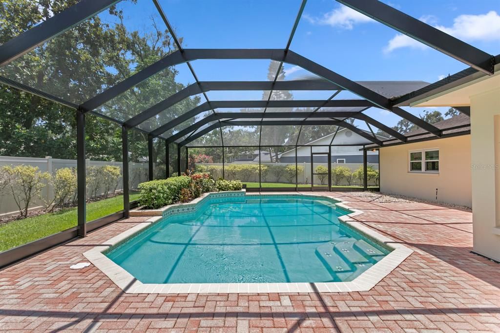 Activo con contrato: $650,000 (4 camas, 3 baños, 2800 Pies cuadrados)