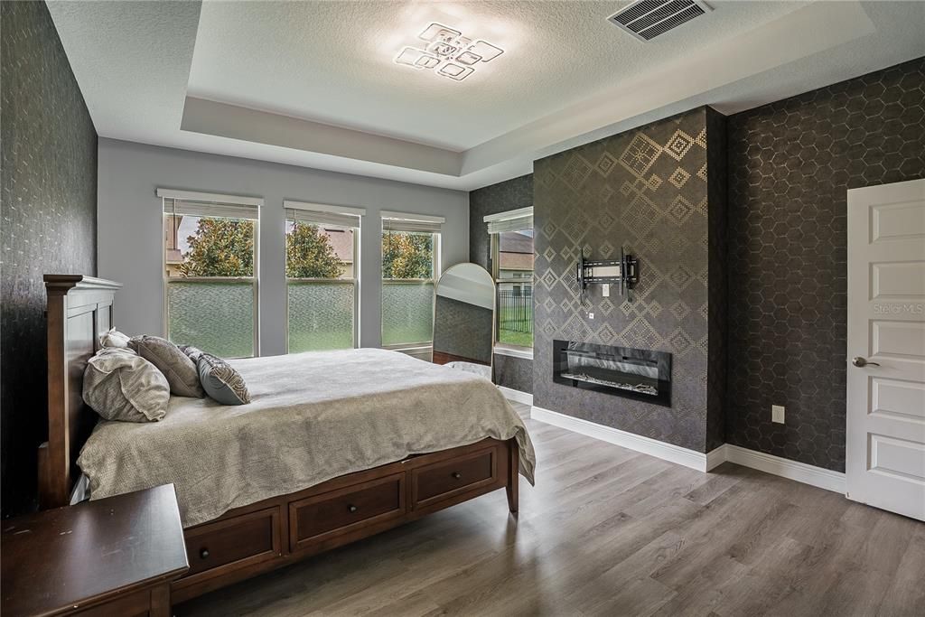 Под контрактом: $749,000 (4 спален, 3 ванн, 3267 Квадратных фут)