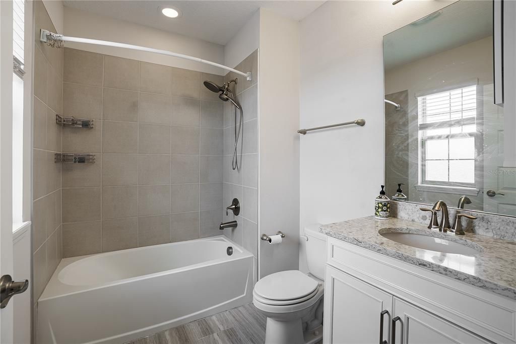 Под контрактом: $749,000 (4 спален, 3 ванн, 3267 Квадратных фут)