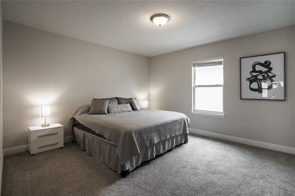 Под контрактом: $749,000 (4 спален, 3 ванн, 3267 Квадратных фут)