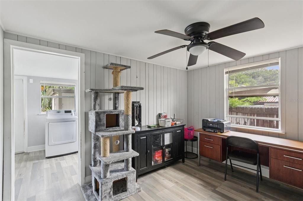 待售: $260,000 (2 贝兹, 1 浴室, 776 平方英尺)