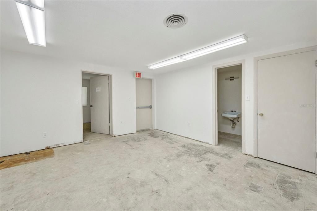 待售: $18,315 (0 贝兹, 0 浴室, 1706 平方英尺)