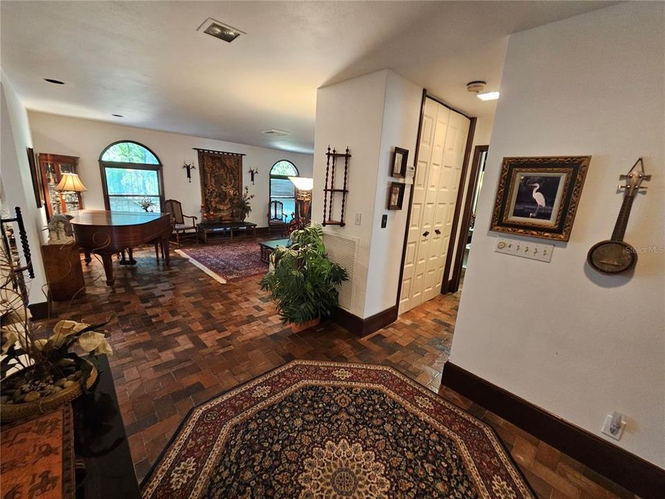 For Sale: $925,000 (4 beds, 4 baths, 3555 Square Feet)