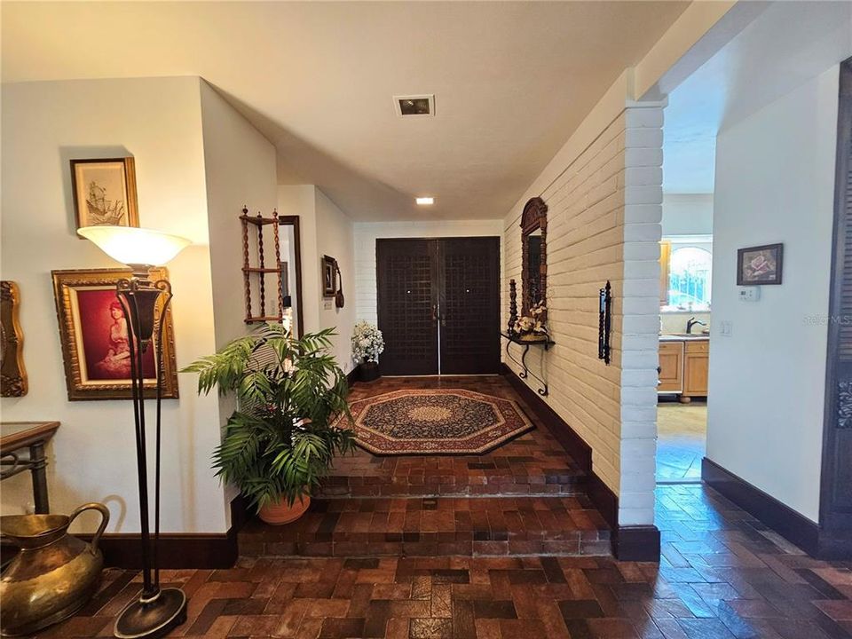 For Sale: $925,000 (4 beds, 4 baths, 3555 Square Feet)