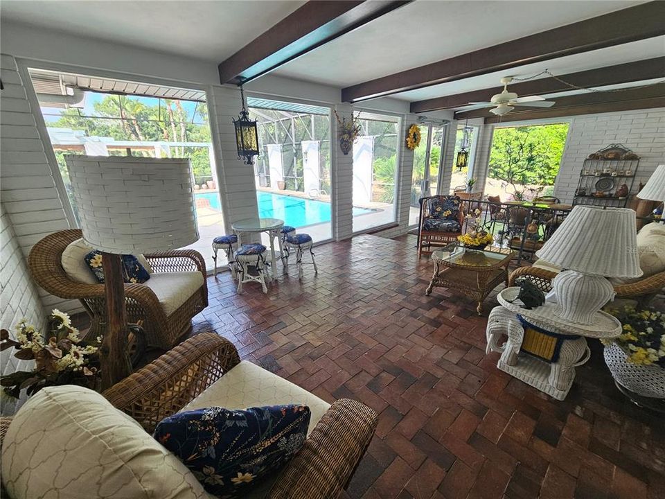 For Sale: $925,000 (4 beds, 4 baths, 3555 Square Feet)