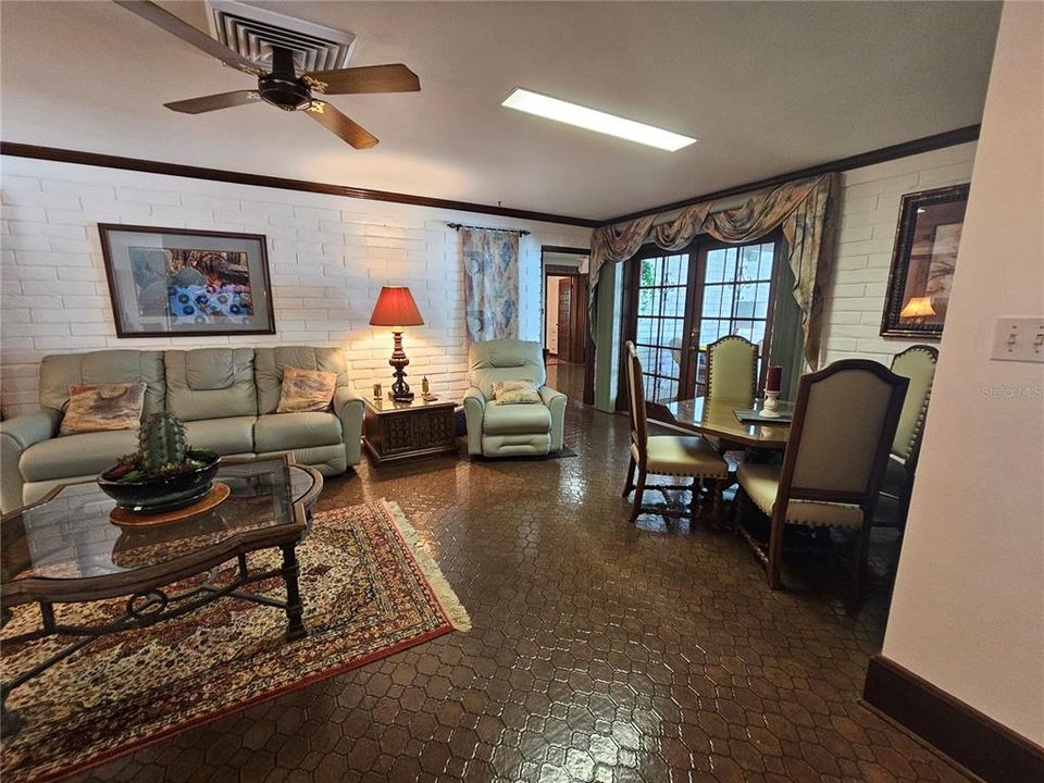 For Sale: $925,000 (4 beds, 4 baths, 3555 Square Feet)