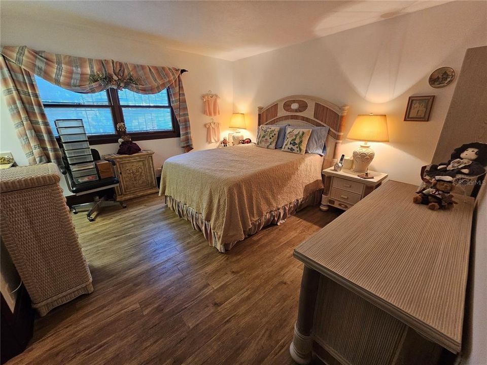 For Sale: $925,000 (4 beds, 4 baths, 3555 Square Feet)