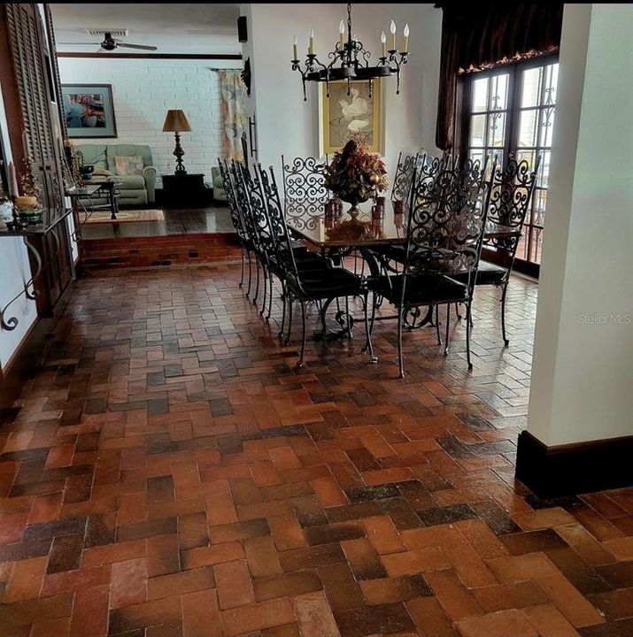 For Sale: $925,000 (4 beds, 4 baths, 3555 Square Feet)