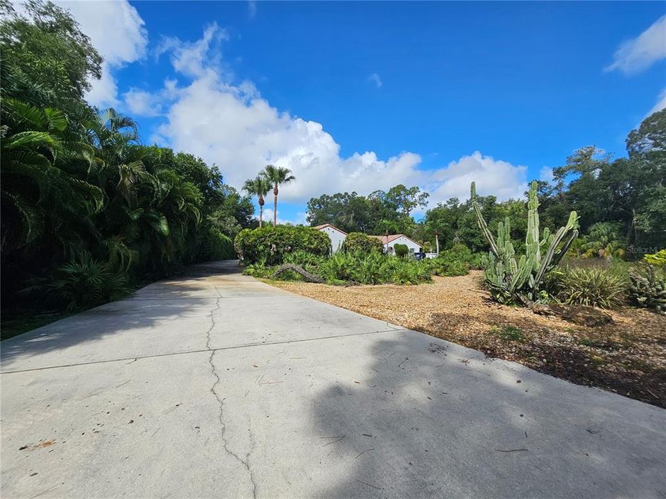 For Sale: $925,000 (4 beds, 4 baths, 3555 Square Feet)